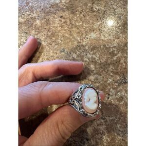 Woman’s vintage style cameo ring size 6